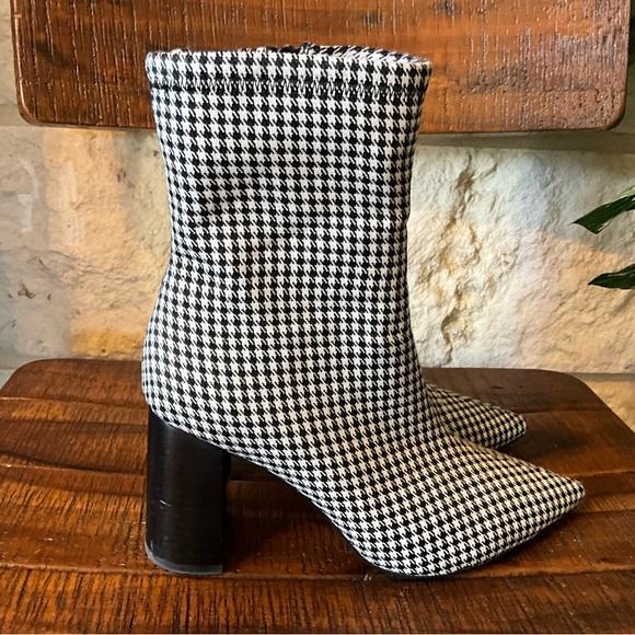 Jeffrey Campbell Siren houndstooth Boot - size 7 - Picture 1 of 3